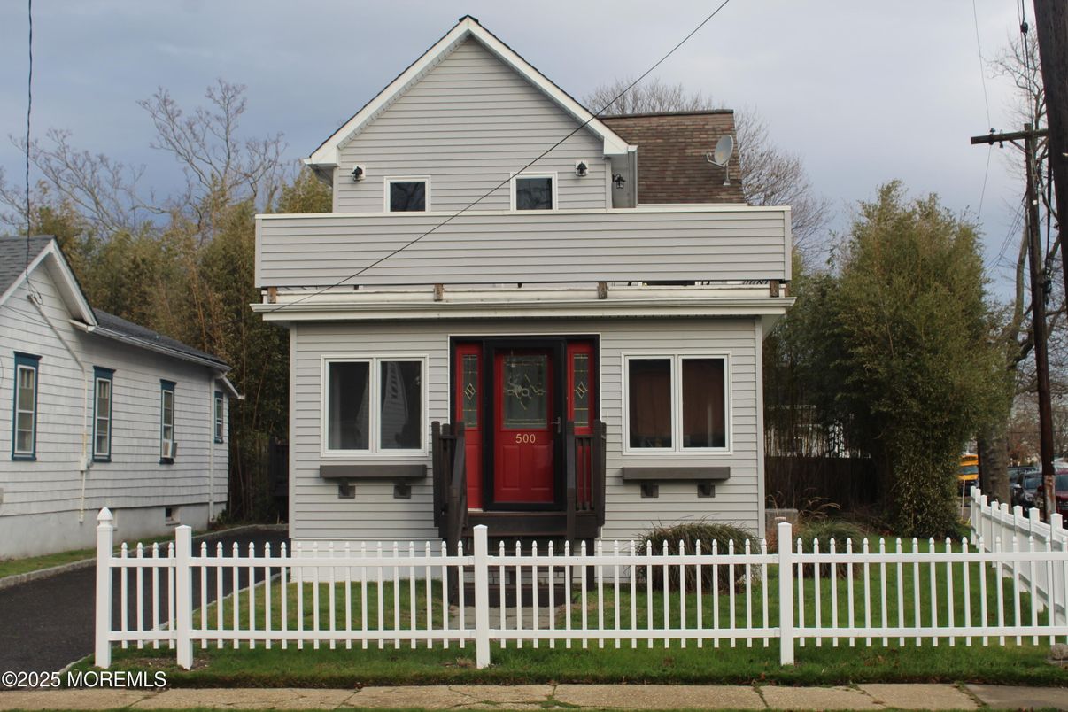 Exterior, Facade, Farmhouse