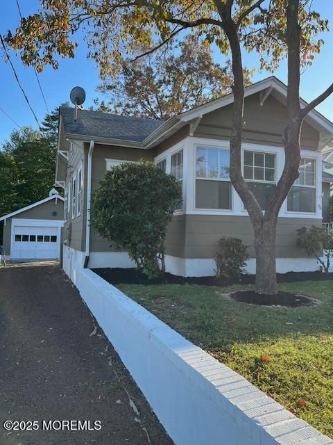 Detached Garage, Exterior