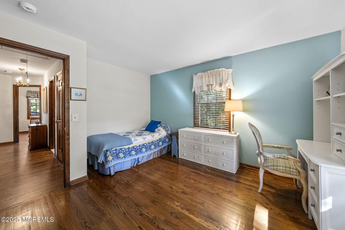 Bedroom, Interior, Pendant Lights, Wood Texture Flooring