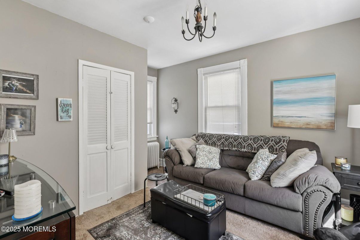 Chandelier, Interior, Living room