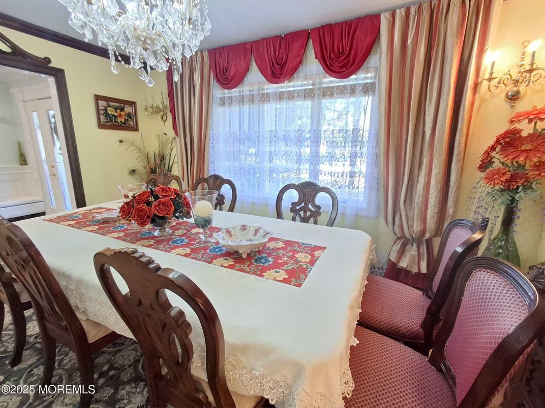 Chandelier, Dining room, Interior