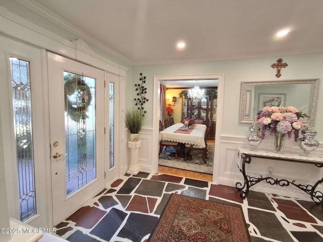 Chandelier, Interior, Recessed Lighting, Wood Texture Flooring