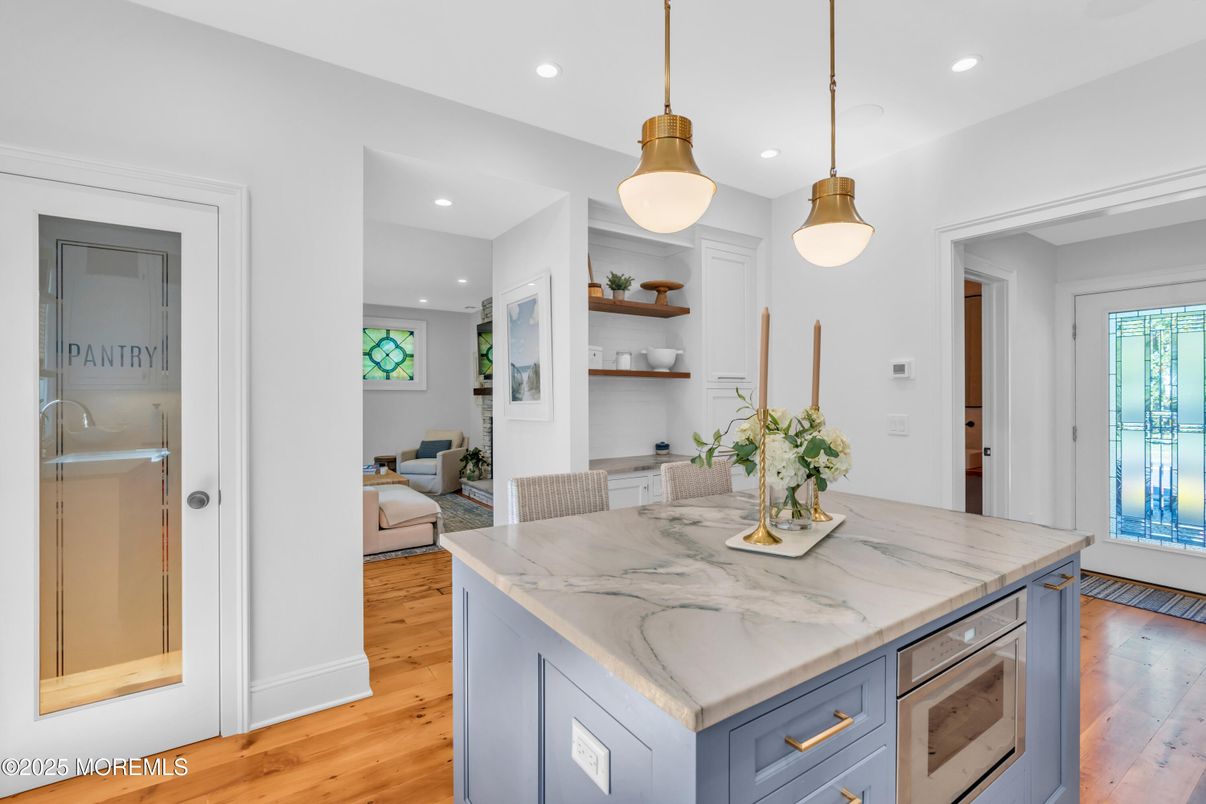 Interior, Kitchen, Living room, Pendant Lights, Recessed Lighting, Wood Texture Flooring