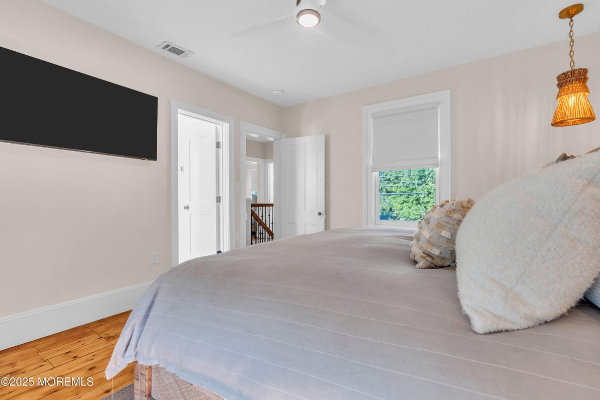 Bedroom, Interior, Pendant Lights, Wood Texture Flooring