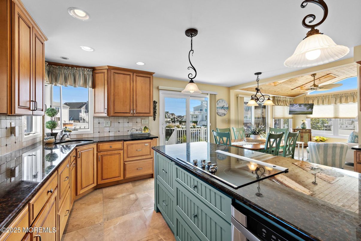 Dining room, Interior, Kitchen, Pendant Lights, Recessed Lighting