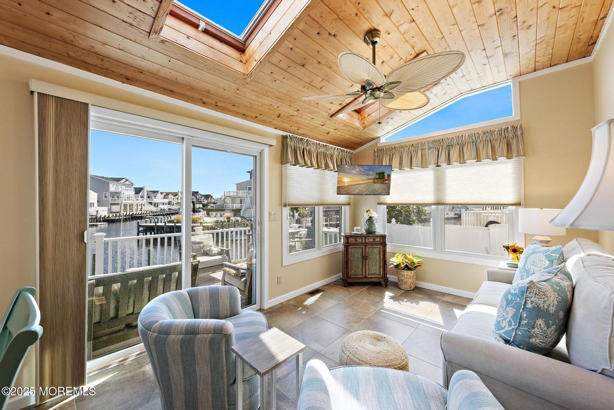 Interior, Living room, Sun Room, Water, Wooden Ceilings