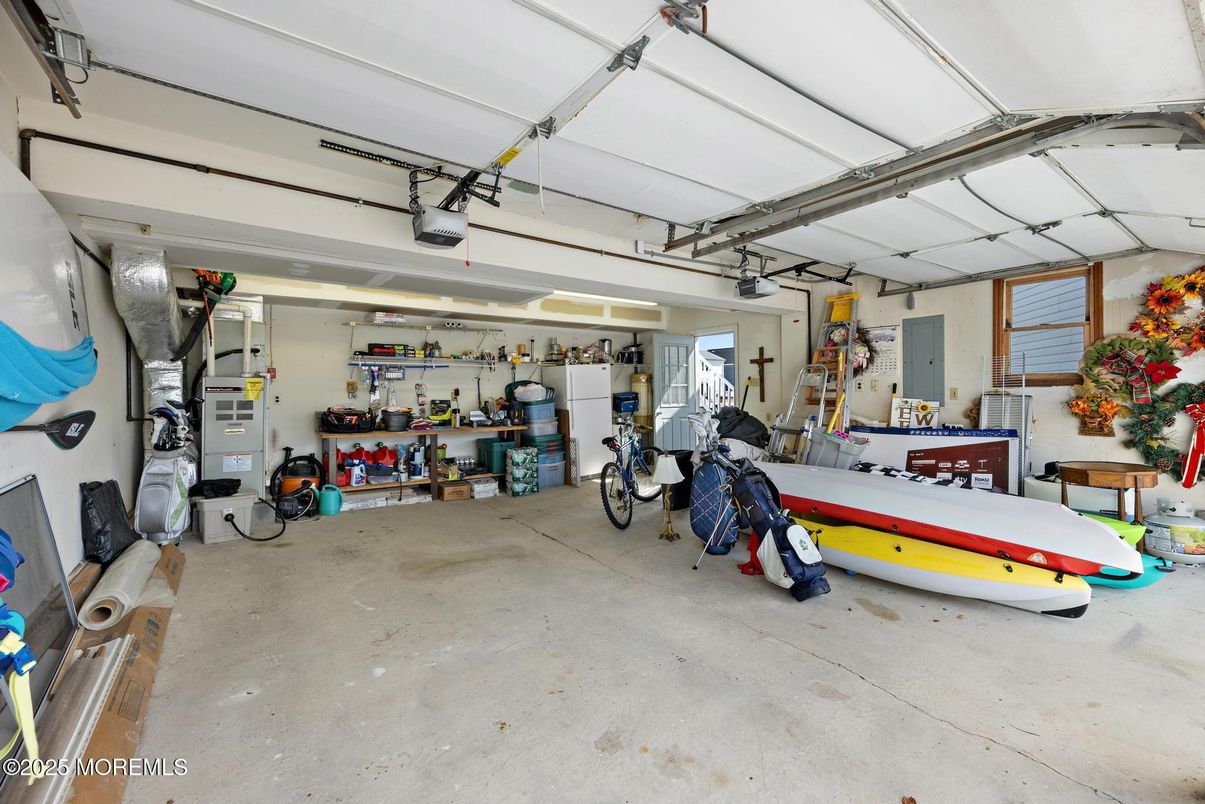 Garage, Interior
