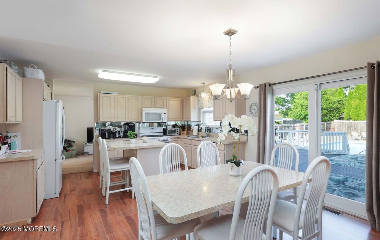 Chandelier, Dining room, Interior, Kitchen, Pendant Lights, Wood Texture Flooring