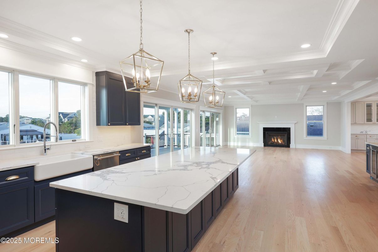 Fireplace, Interior, Kitchen, Pendant Lights, Recessed Lighting, Wood Texture Flooring