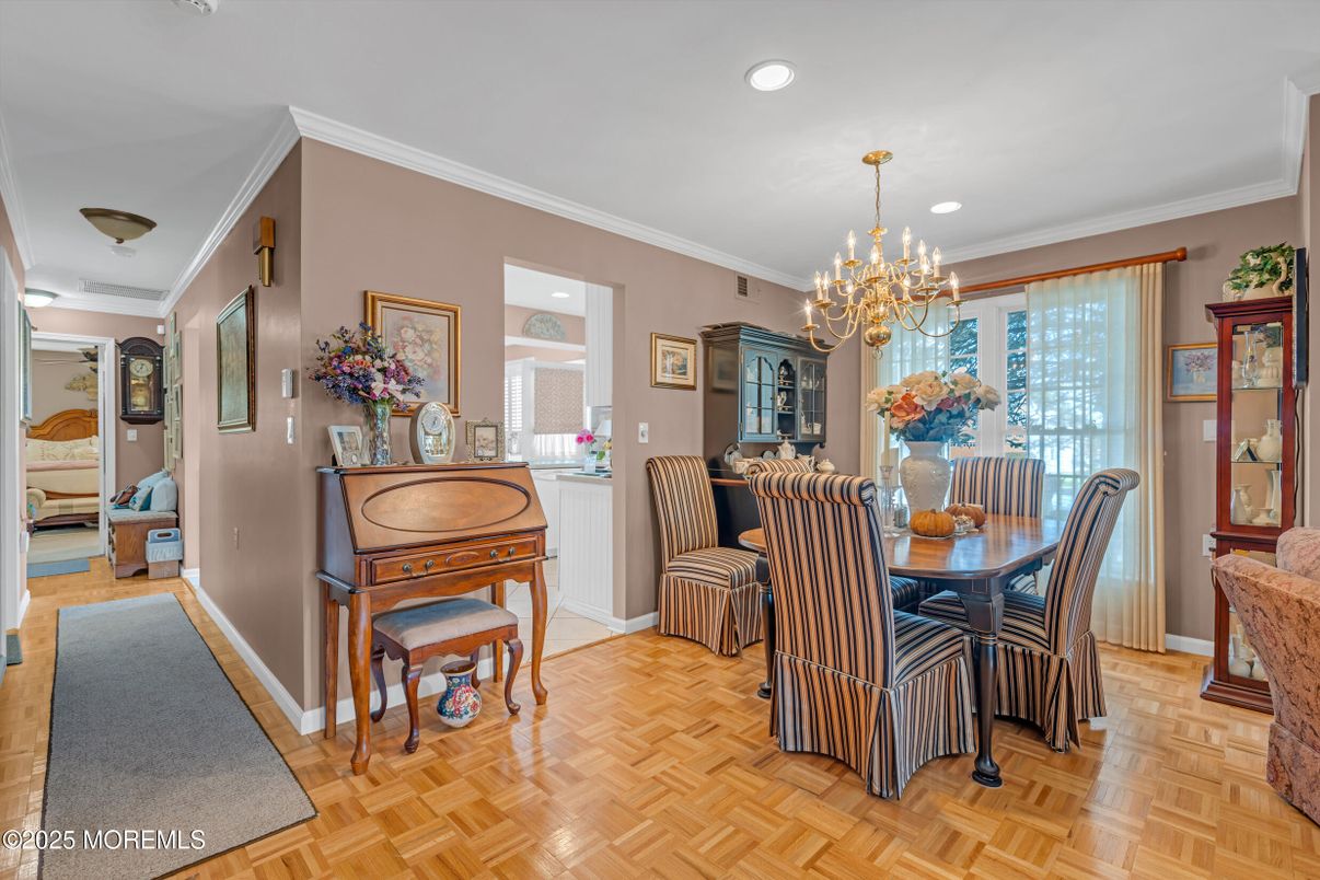 Chandelier, Dining room, Interior, Piano, Recessed Lighting, Wood Texture Flooring