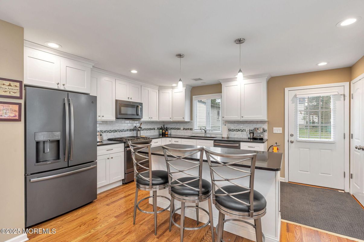 Interior, Kitchen, Pendant Lights, Recessed Lighting, Wood Texture Flooring