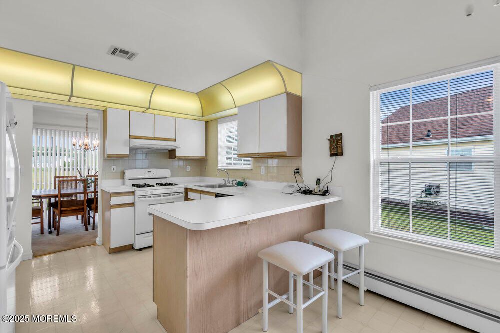 Chandelier, Dining room, Interior, Kitchen, Pendant Lights