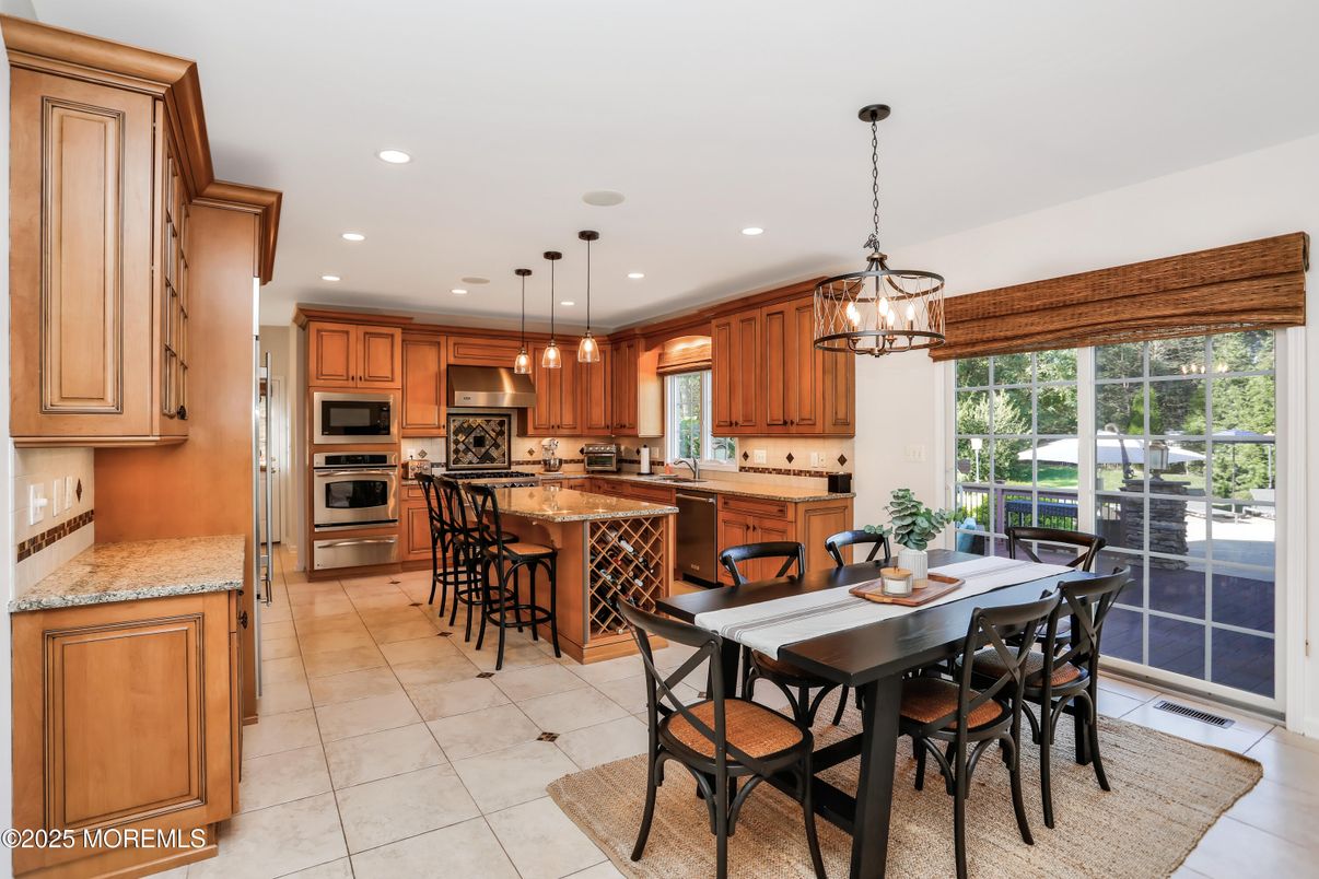 Dining room, Interior, Kitchen, Pendant Lights, Recessed Lighting, Stainless Steel Appliances