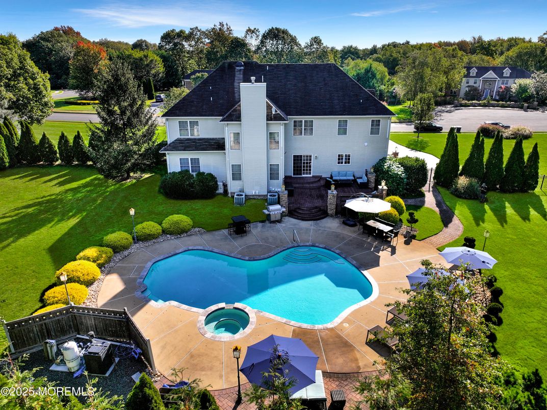 Exterior, Pool