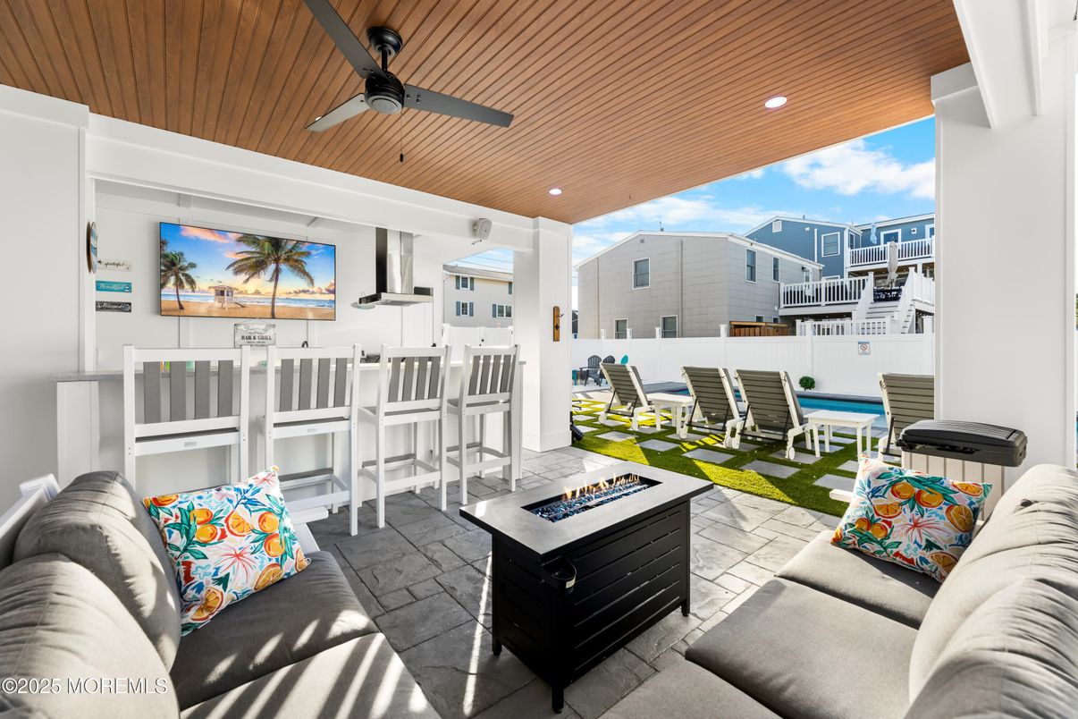 Exterior, Recessed Lighting