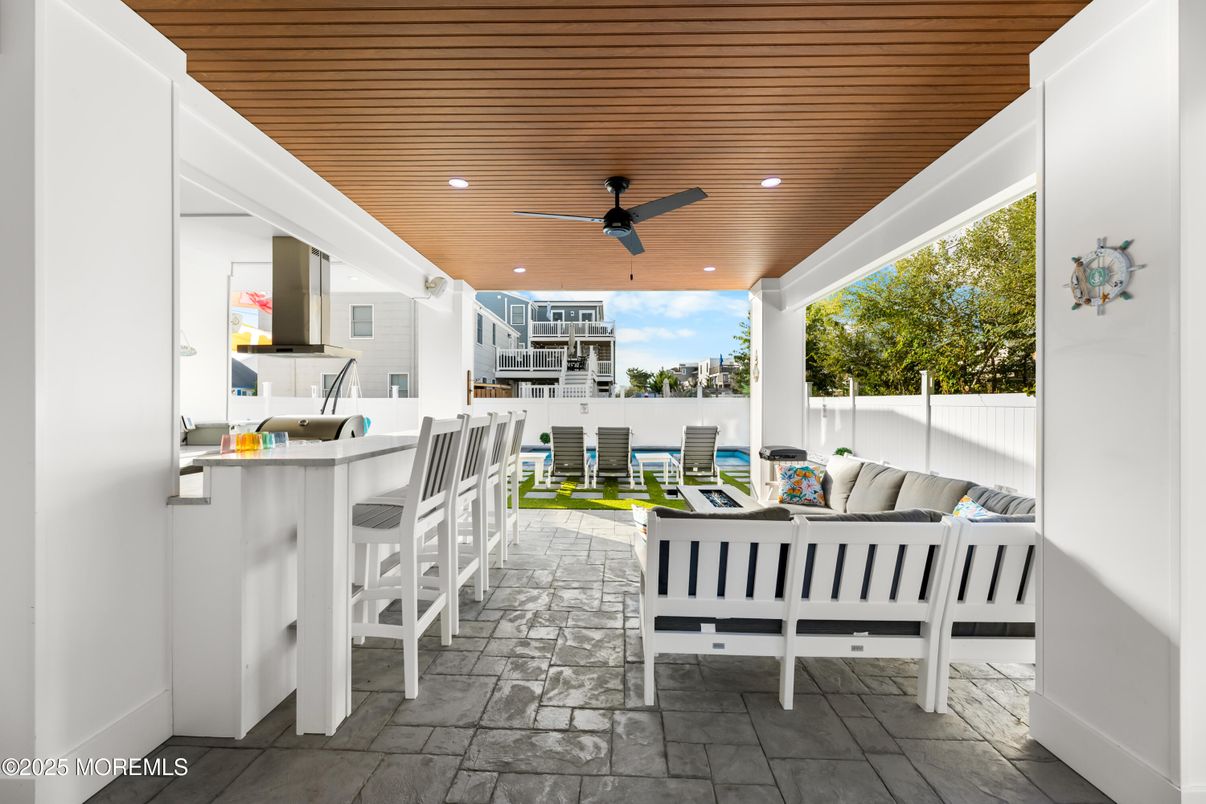 Exterior, Outdoor Kitchen, Recessed Lighting