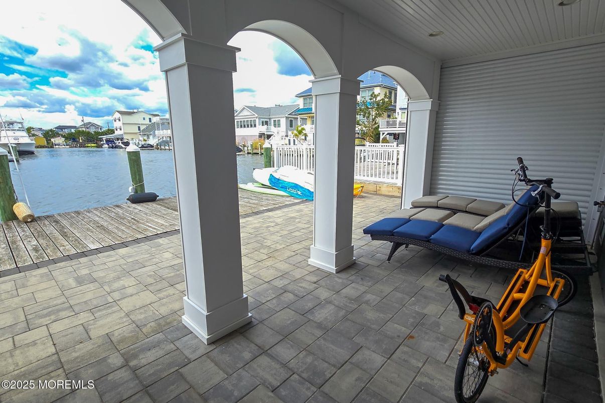 Exterior, Pool, Water