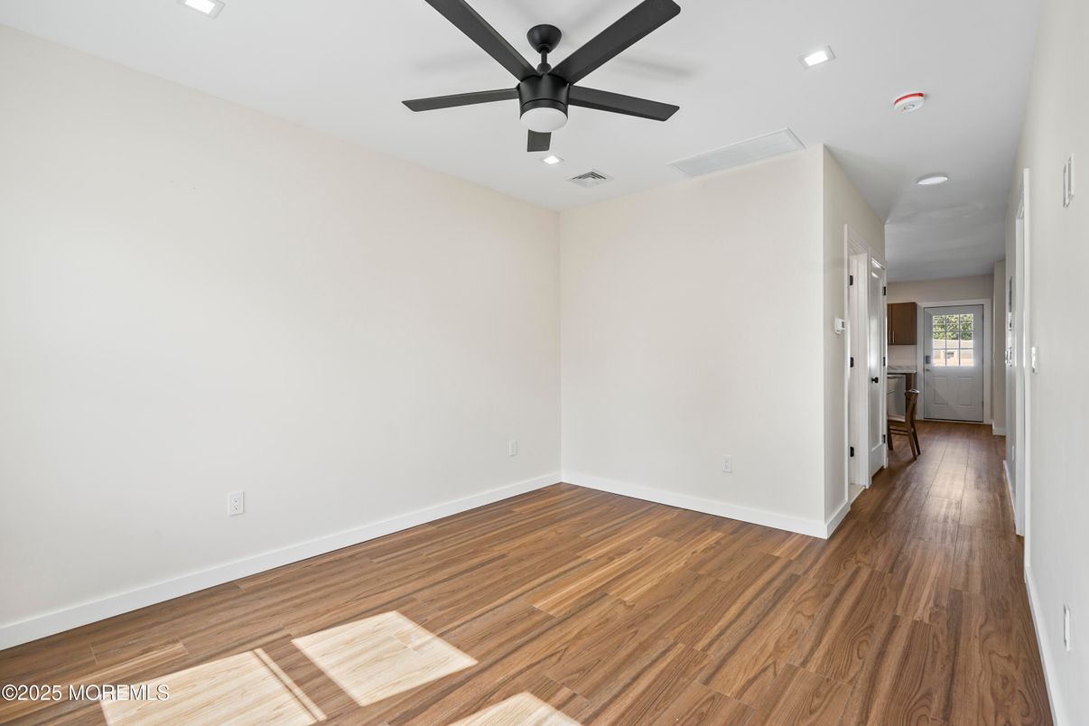 Empty room, Interior, Recessed Lighting, Wood Texture Flooring