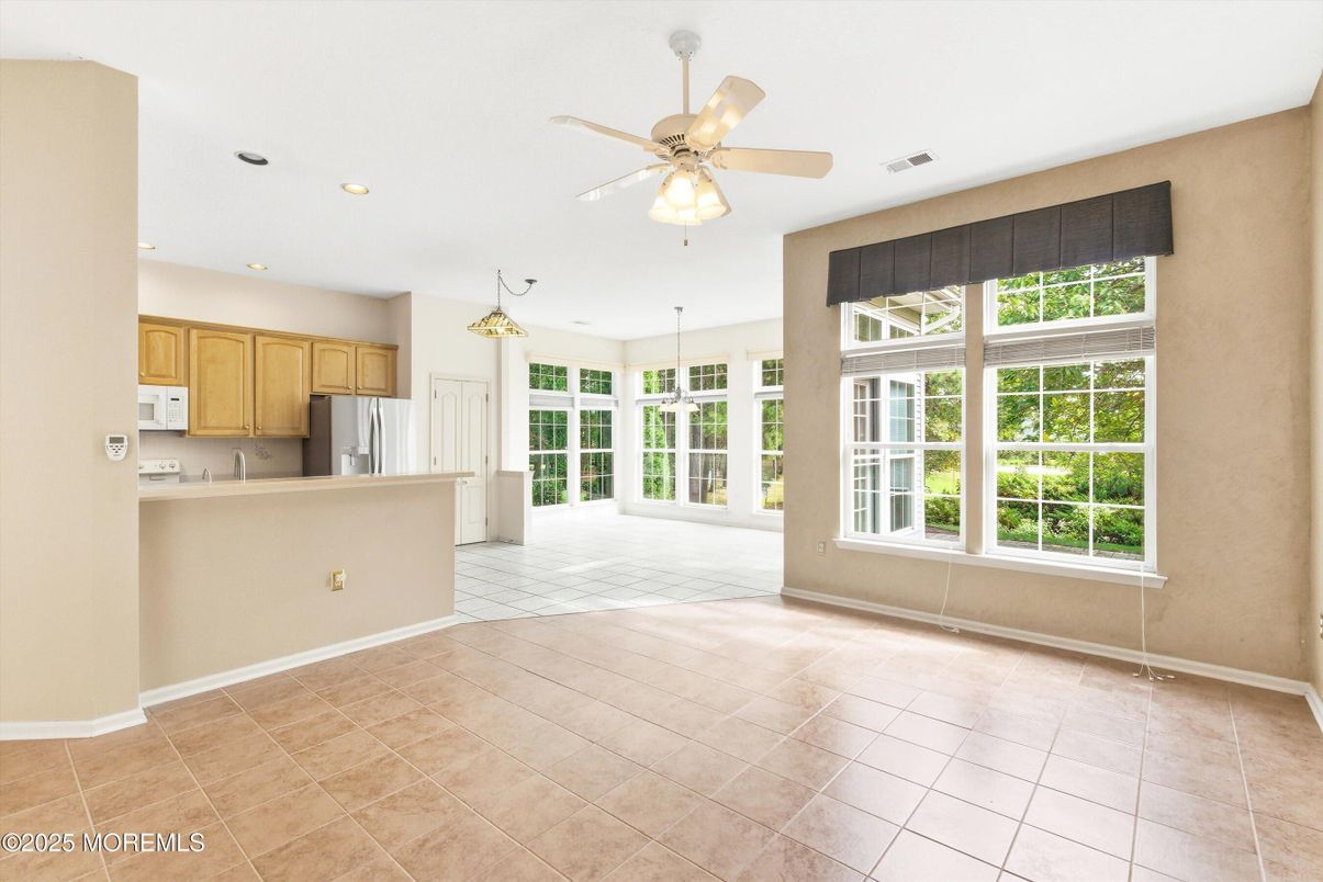 Empty room, Interior, Kitchen, Recessed Lighting
