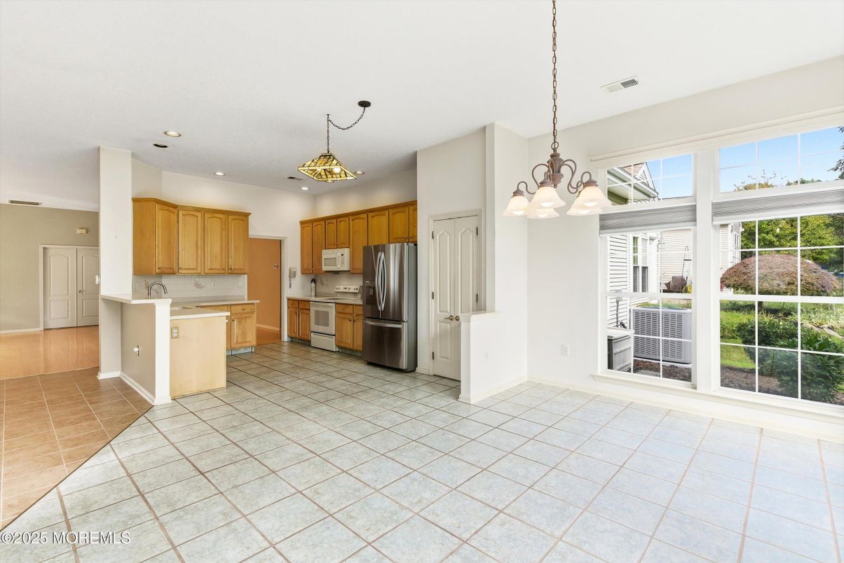 Chandelier, Interior, Kitchen, Pendant Lights, Recessed Lighting
