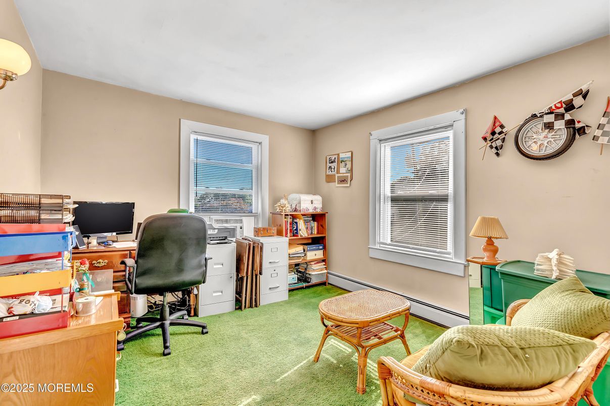 Home Office, Interior