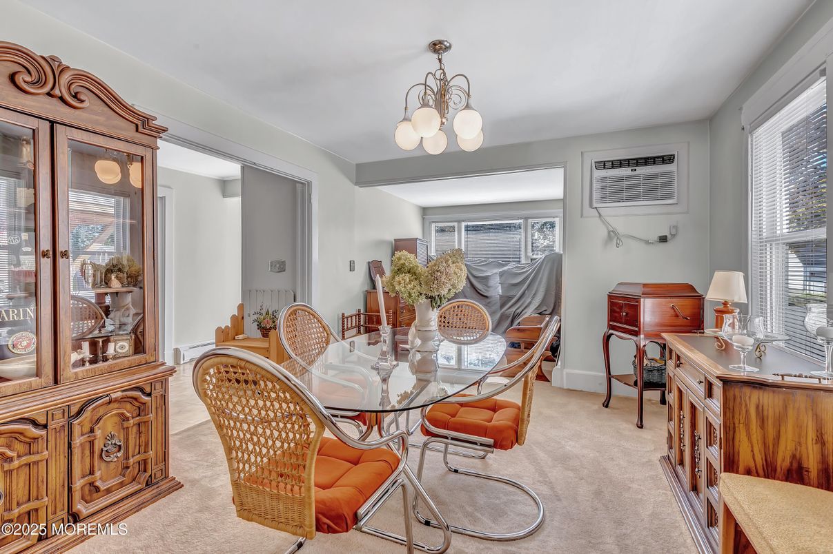 Chandelier, Dining room, Interior
