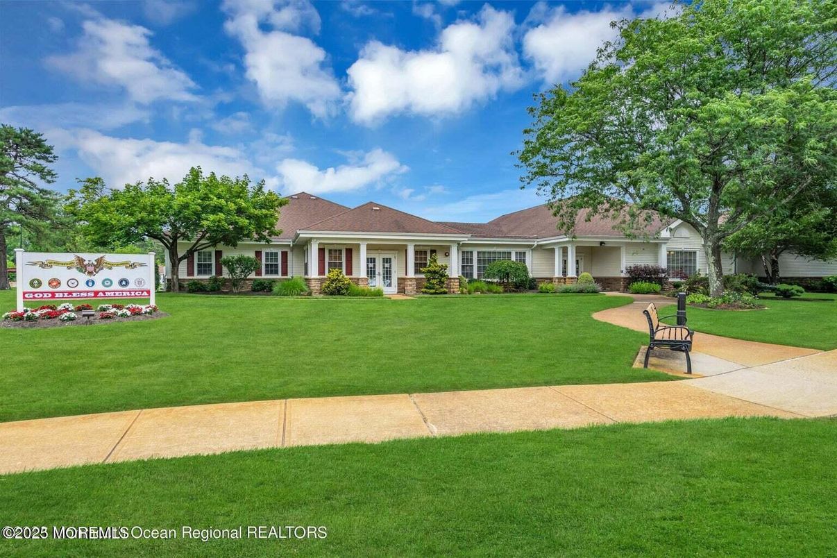 Backyard, Exterior, Facade, Ranch