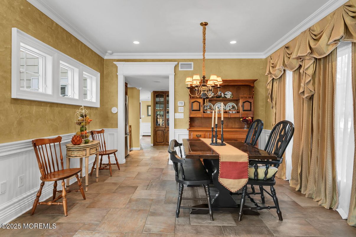 Chandelier, Dining room, Interior, Recessed Lighting