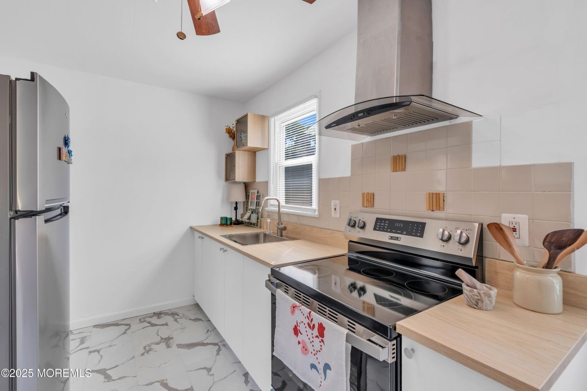 Interior, Kitchen, Marble, Stainless Steel Appliances