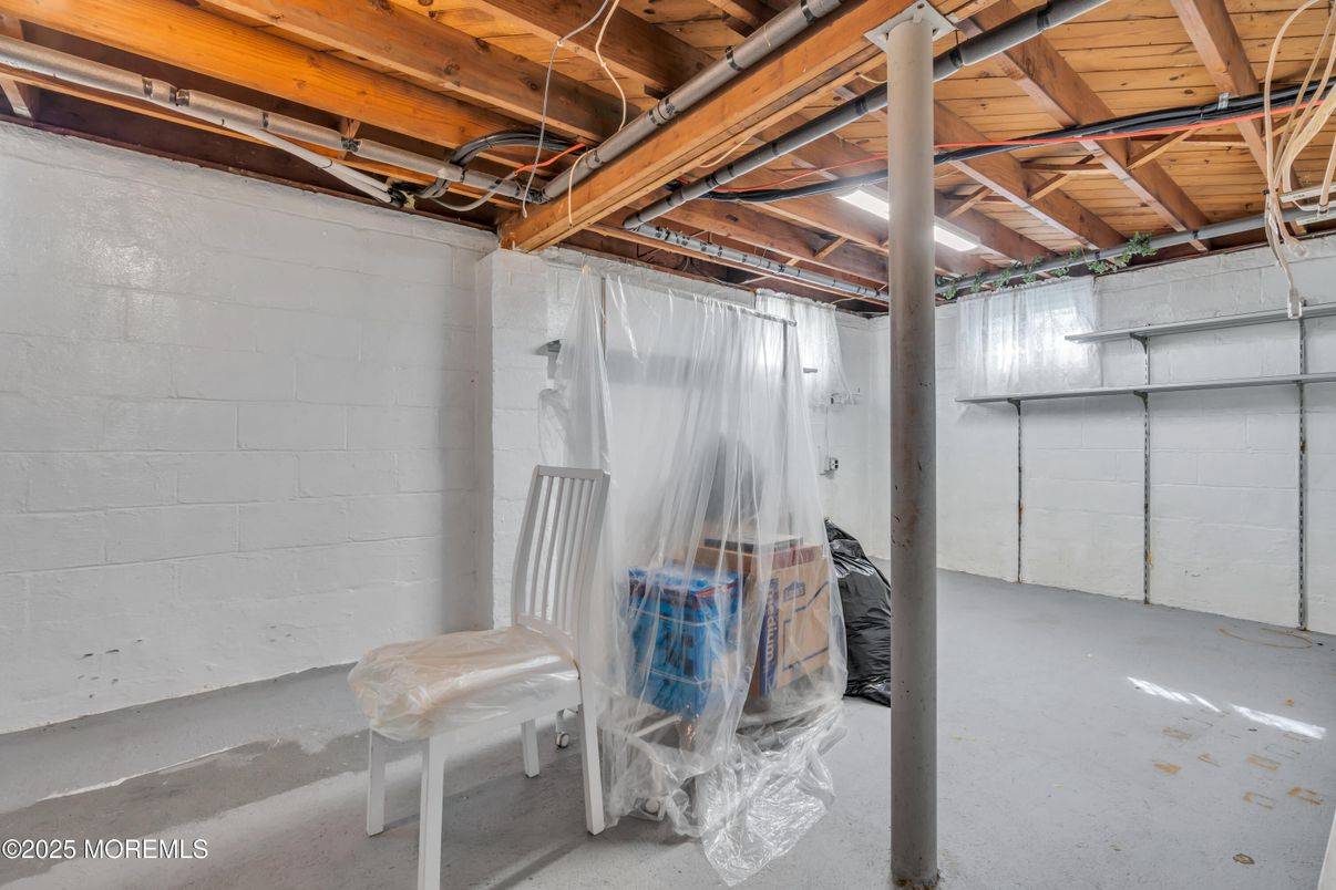 Garage, Interior, Wooden Beams, Wooden Ceilings