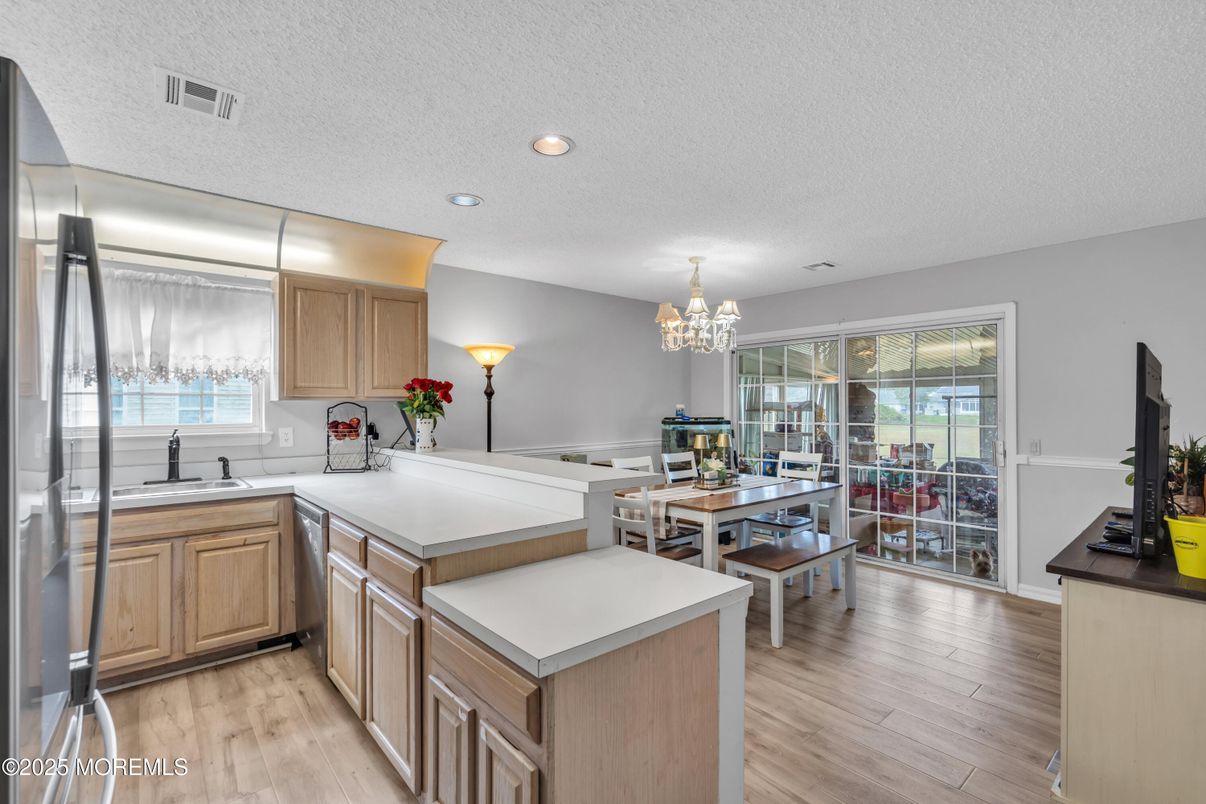 Chandelier, Dining room, Interior, Kitchen, Recessed Lighting, Wood Texture Flooring