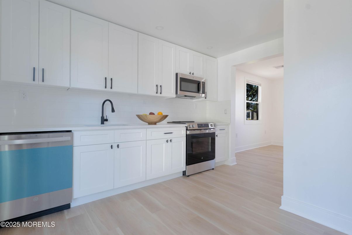 Interior, Kitchen, Stainless Steel Appliances, Wood Texture Flooring