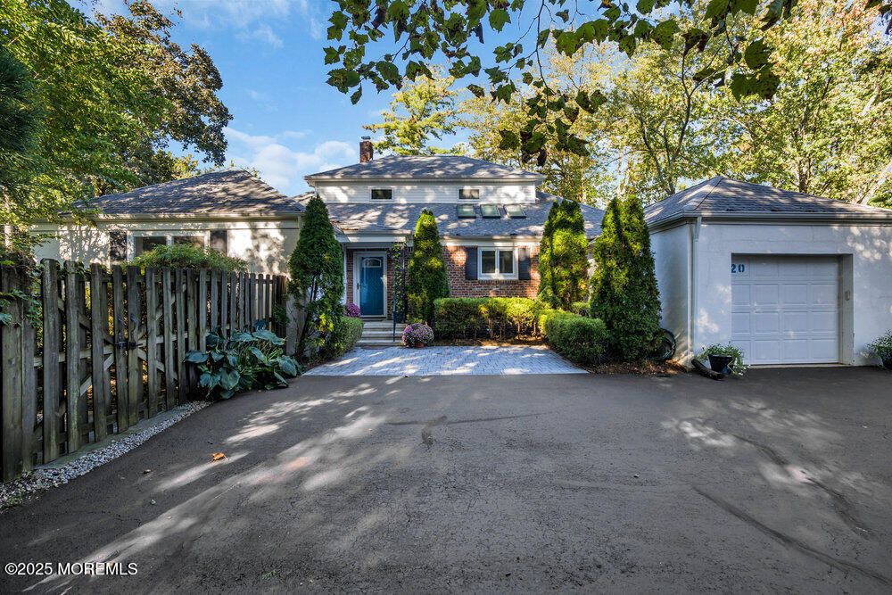 Attached, Detached Garage, Exterior, Facade, Brick Facade, Georgian