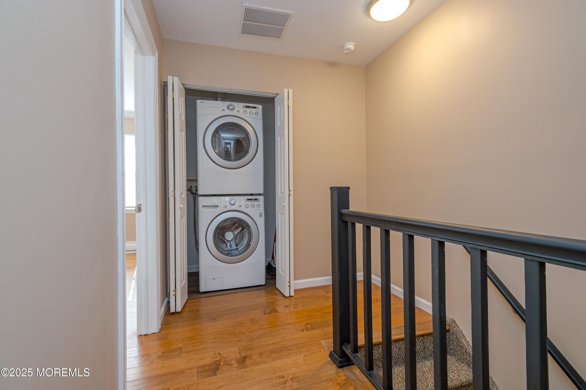 Interior, Utility Closets, Washer, Wood Texture Flooring