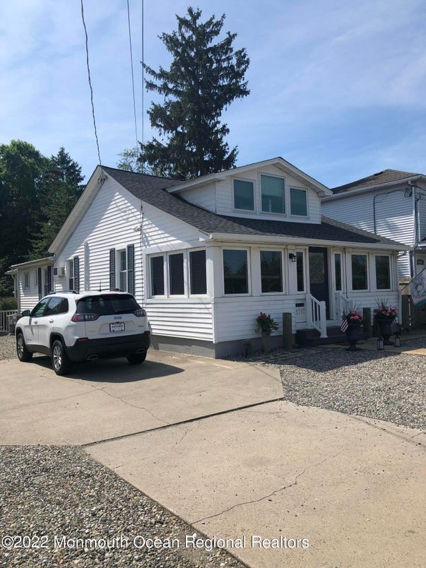 Exterior, Facade, Cape Cod