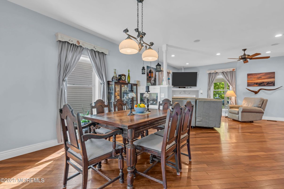 Dining room, Interior, Living room, Pendant Lights, Recessed Lighting, Wood Texture Flooring