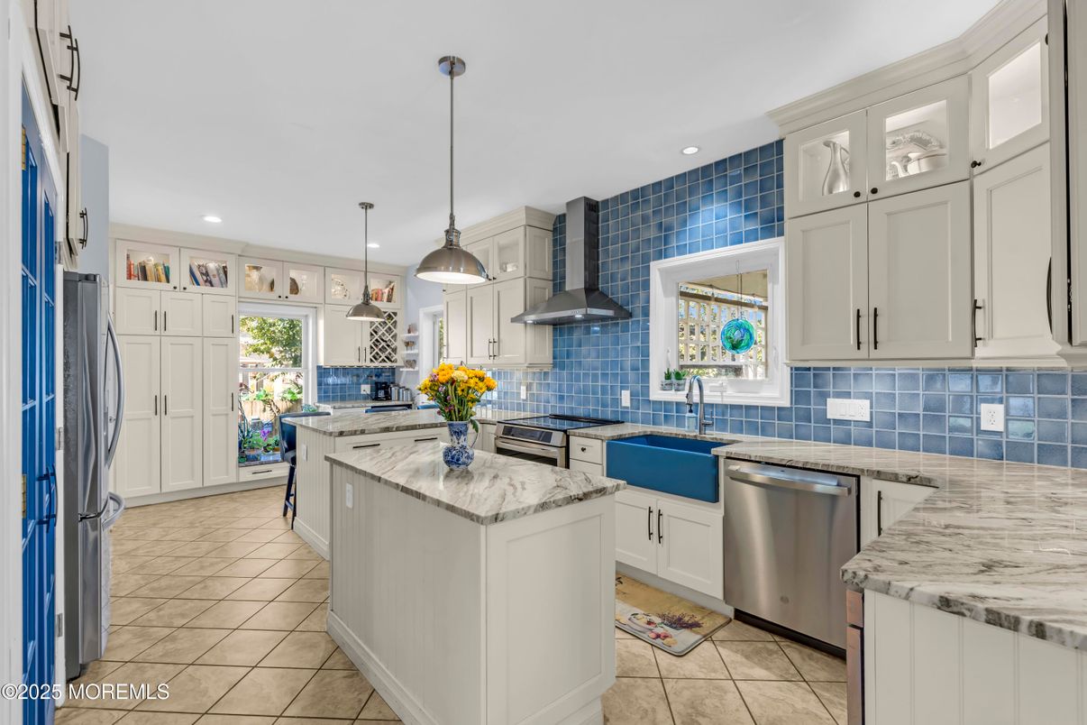 Interior, Kitchen, Pendant Lights, Recessed Lighting, Stainless Steel Appliances