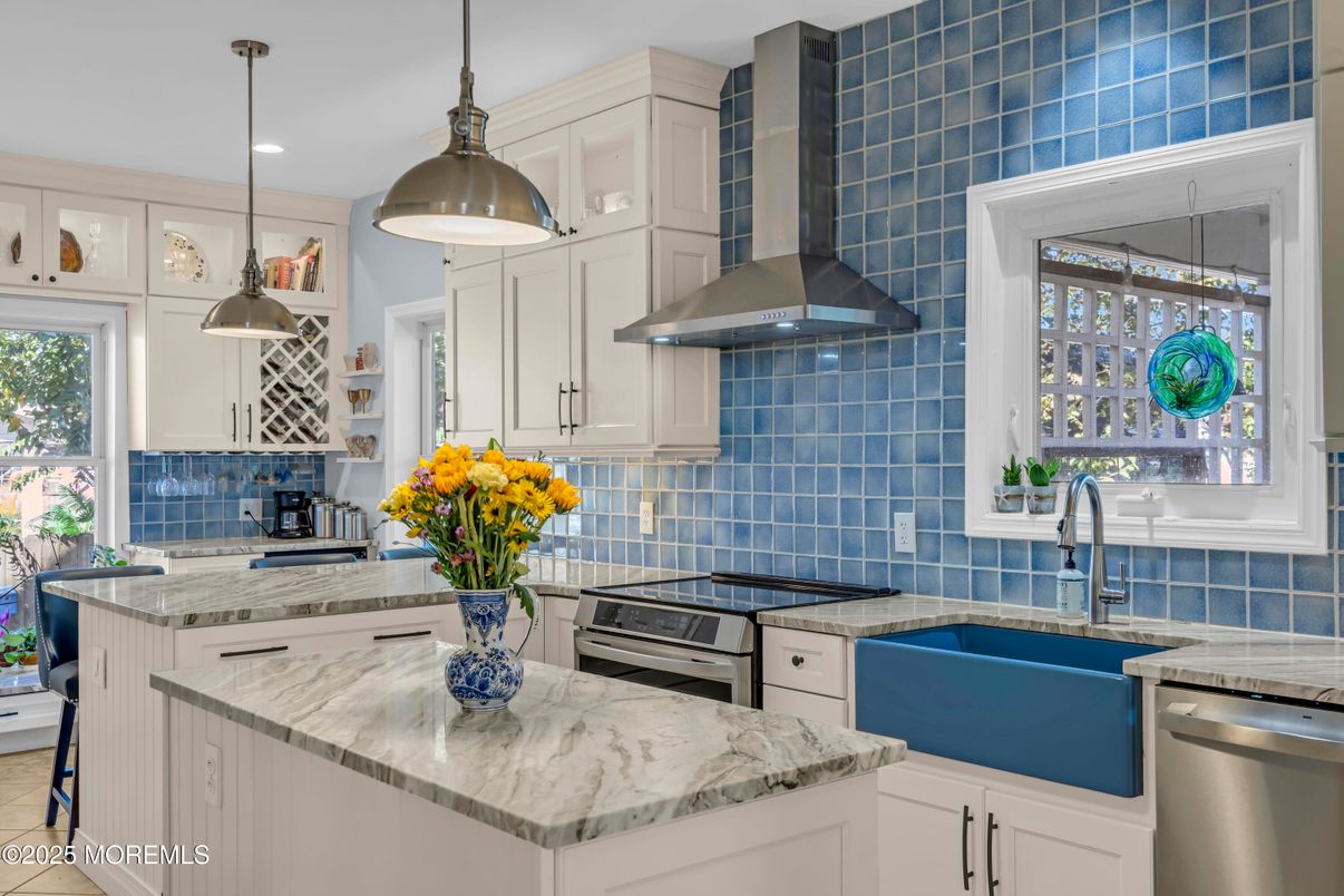 Interior, Kitchen, Pendant Lights, Recessed Lighting, Stainless Steel Appliances