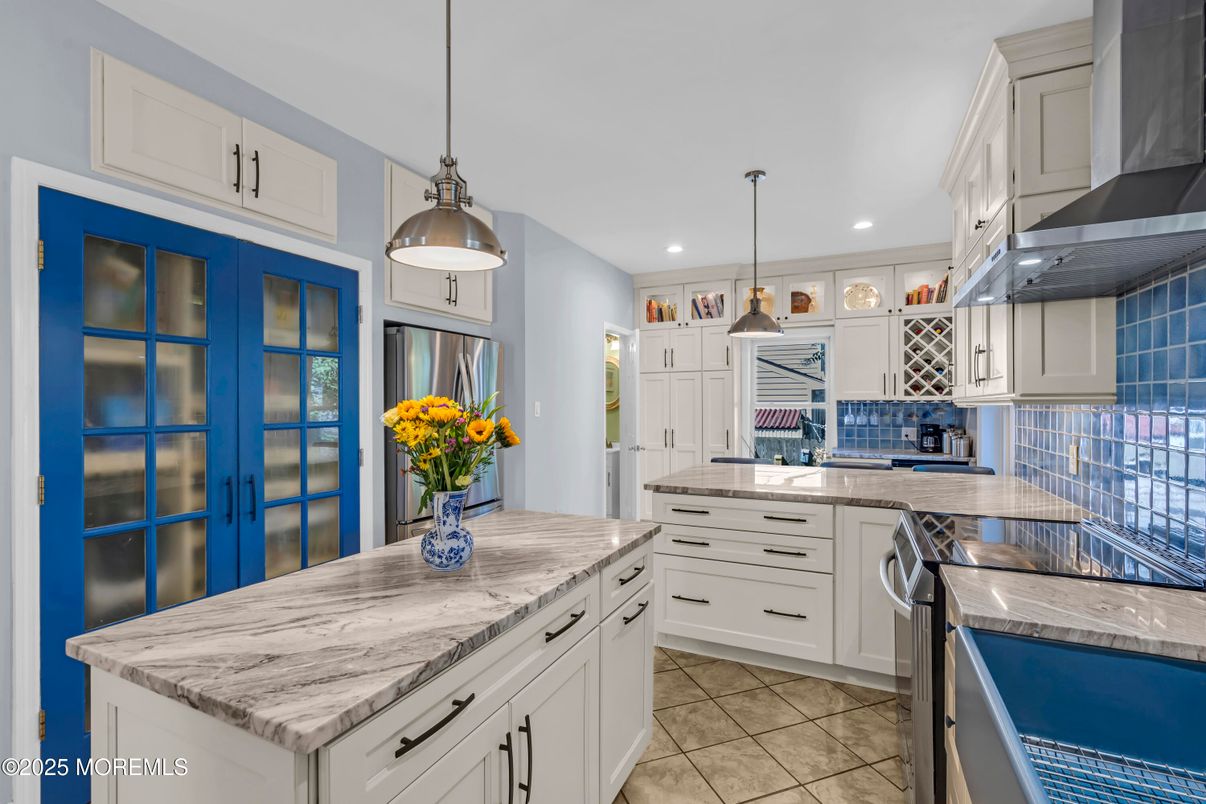 Interior, Kitchen, Pendant Lights, Recessed Lighting, Washer