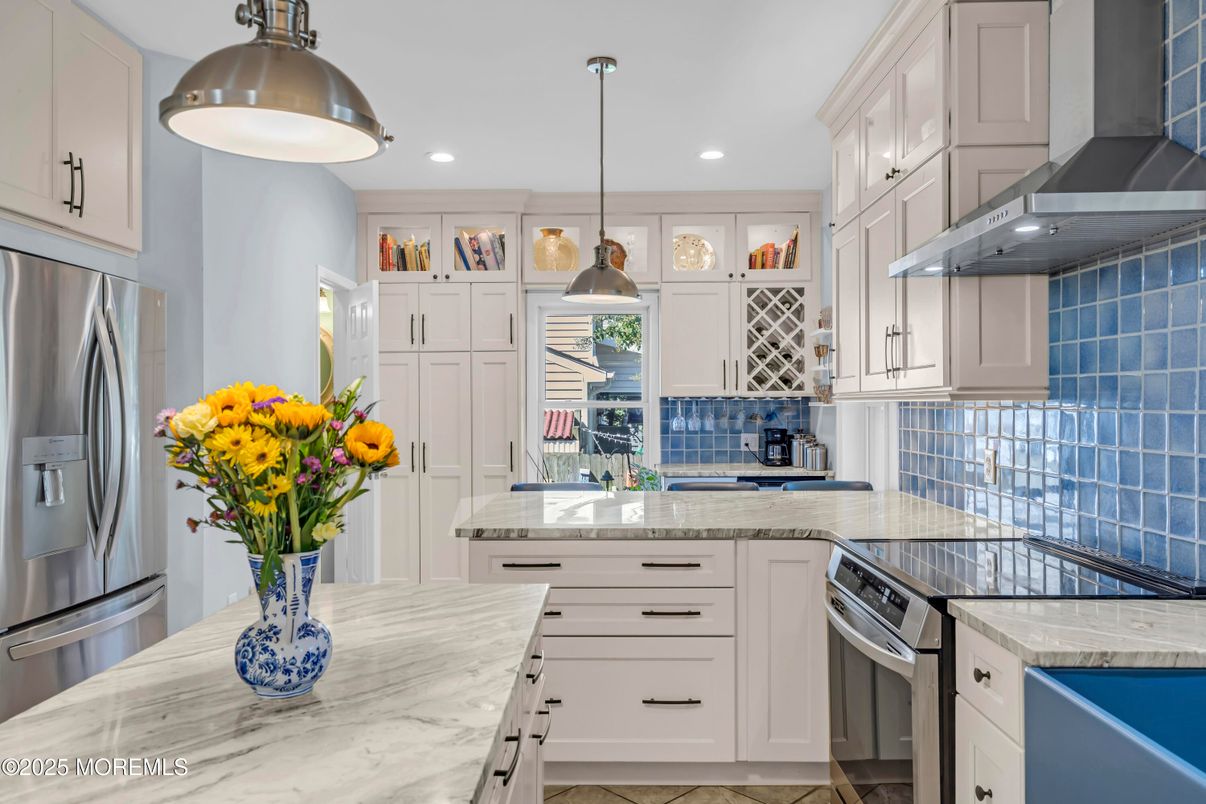 Interior, Kitchen, Pendant Lights, Recessed Lighting, Stainless Steel Appliances