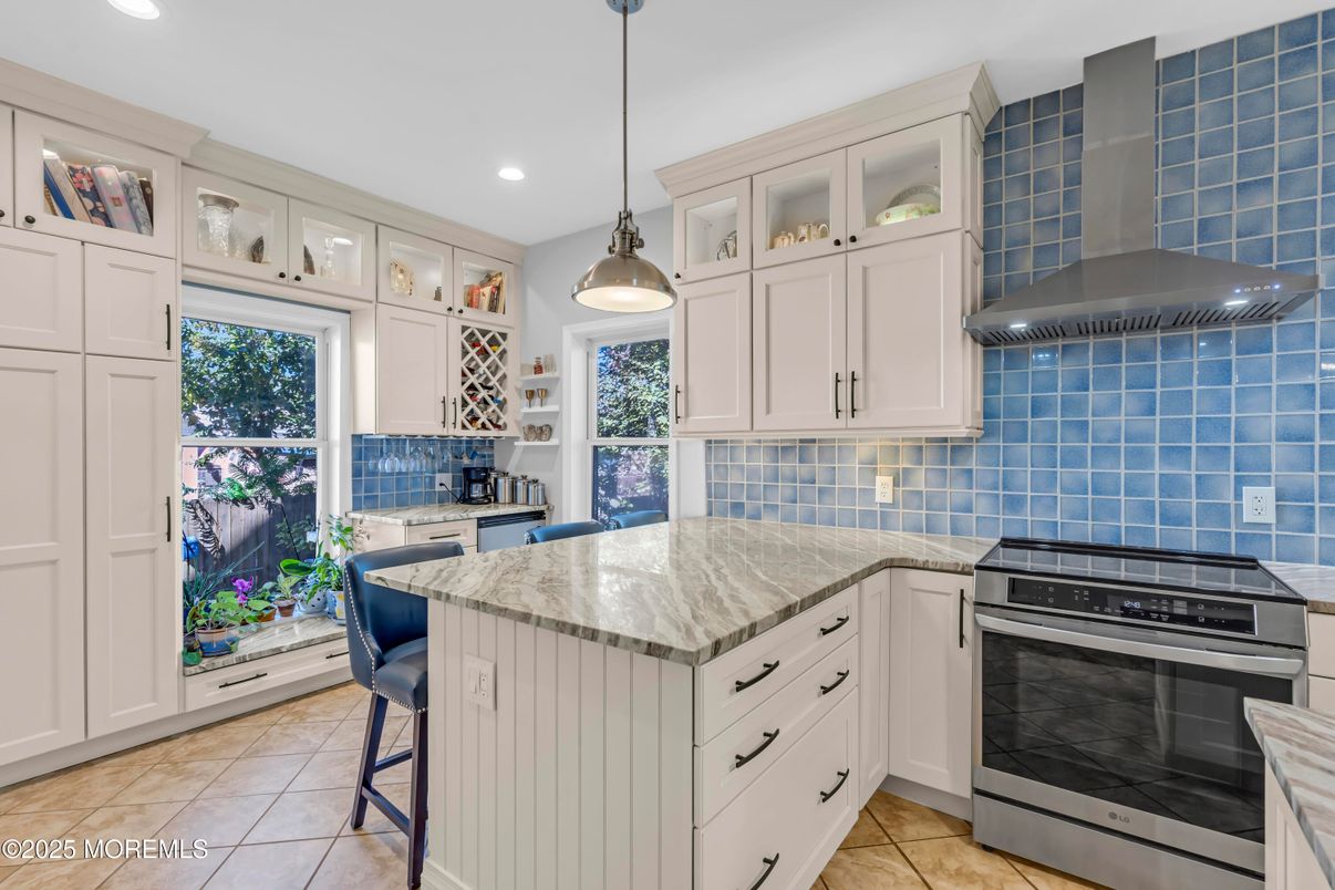 Interior, Kitchen, Pendant Lights, Recessed Lighting, Stainless Steel Appliances