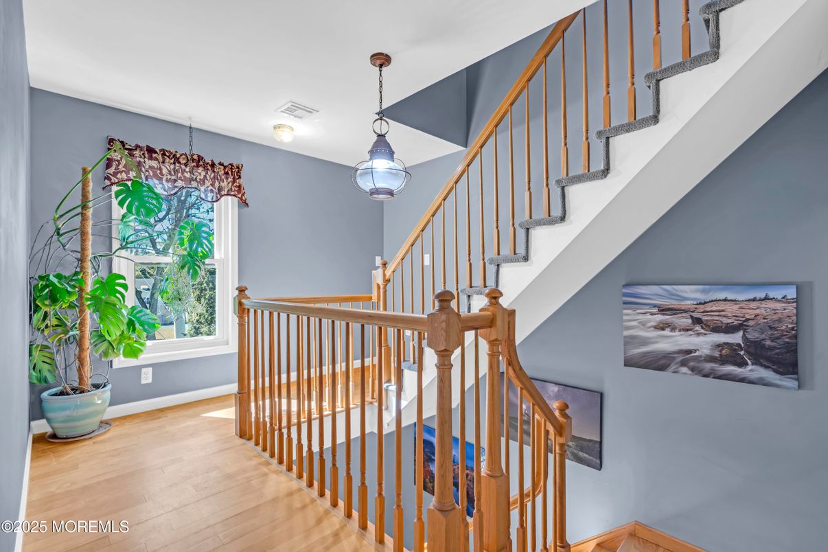 Interior, Pendant Lights, Wood Texture Flooring
