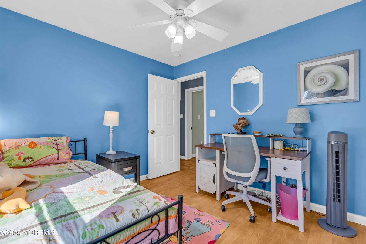 Bedroom, Home Office, Interior, Wood Texture Flooring