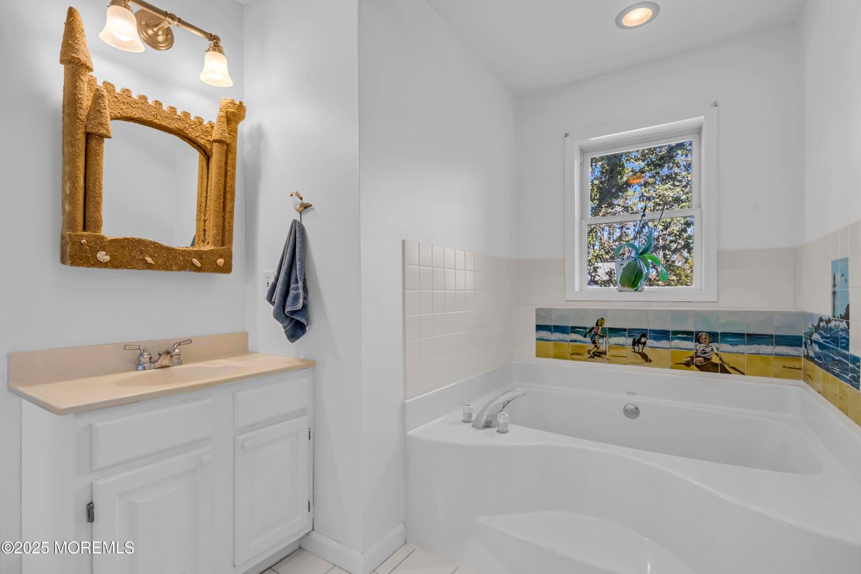 Bathroom, Interior, Recessed Lighting