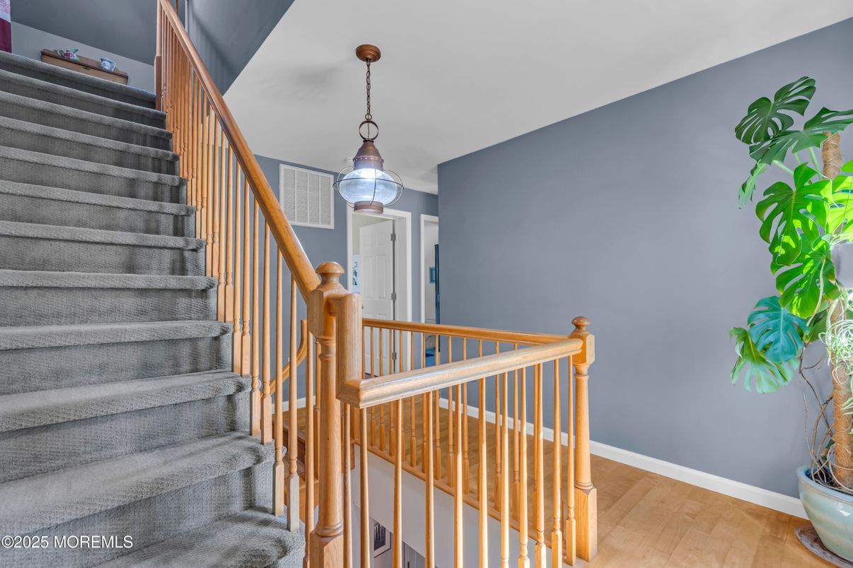 Interior, Pendant Lights, Wood Texture Flooring