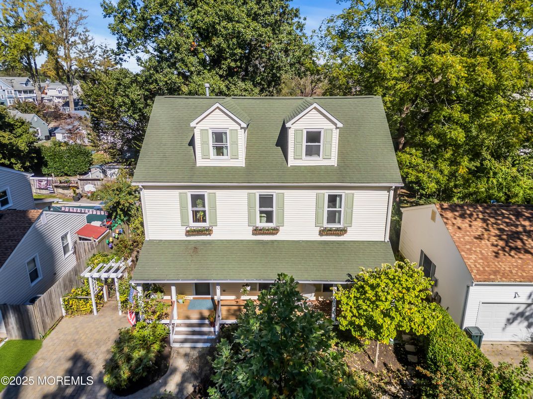Exterior, Facade, Cape Cod