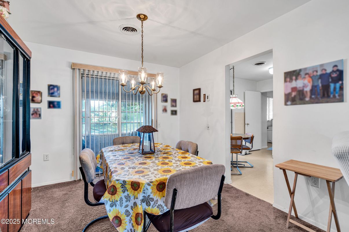 Chandelier, Dining room, Interior, Pendant Lights