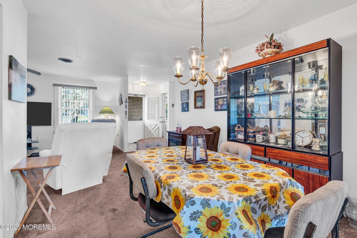 Chandelier, Dining room, Interior