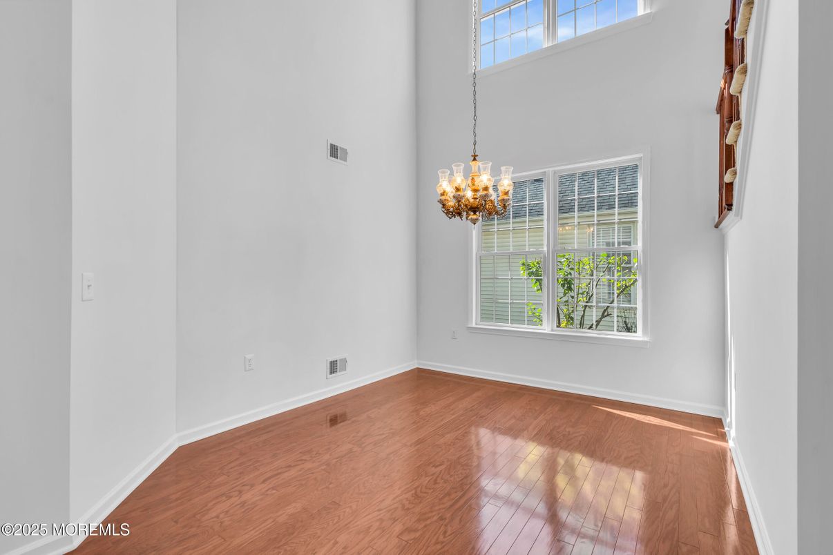 Chandelier, Empty room, Interior, Wood Texture Flooring