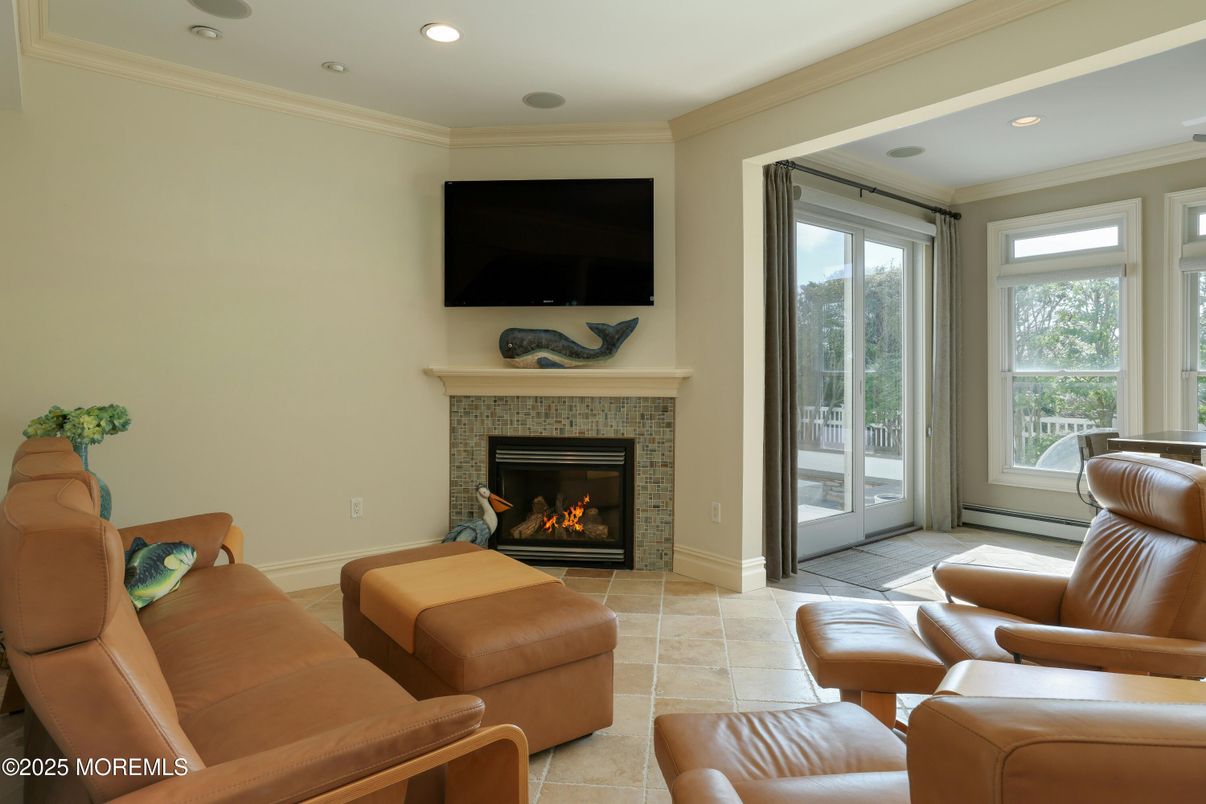 Fireplace, Interior, Living room, Recessed Lighting